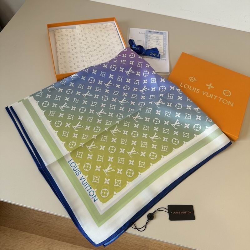 LV silk scarf hm32